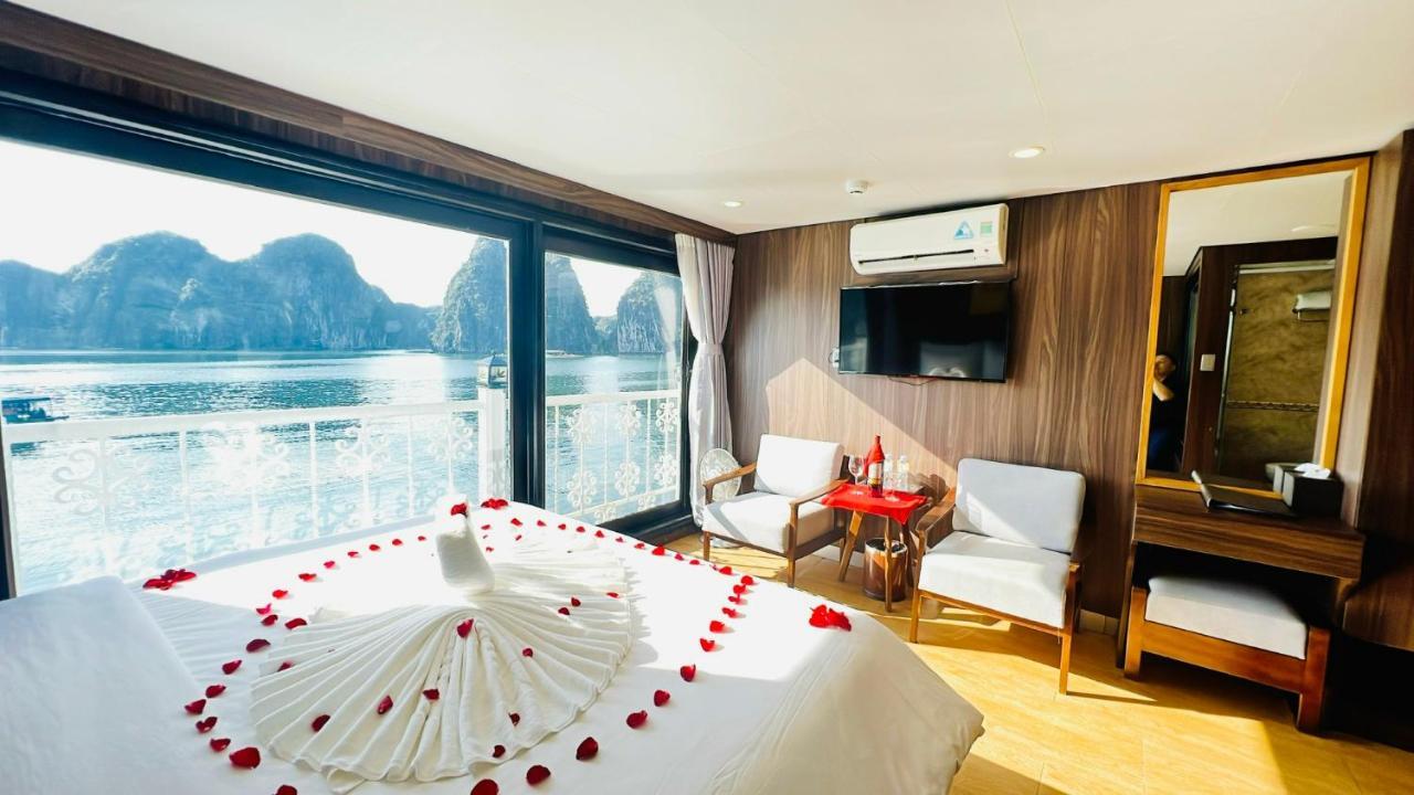 Unicharm Cruise Hotel Ха Лонг Екстериор снимка