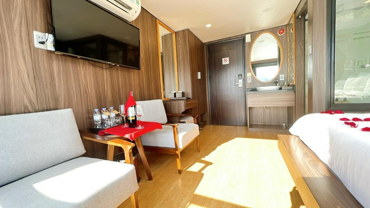 Unicharm Cruise Hotel Ха Лонг Екстериор снимка