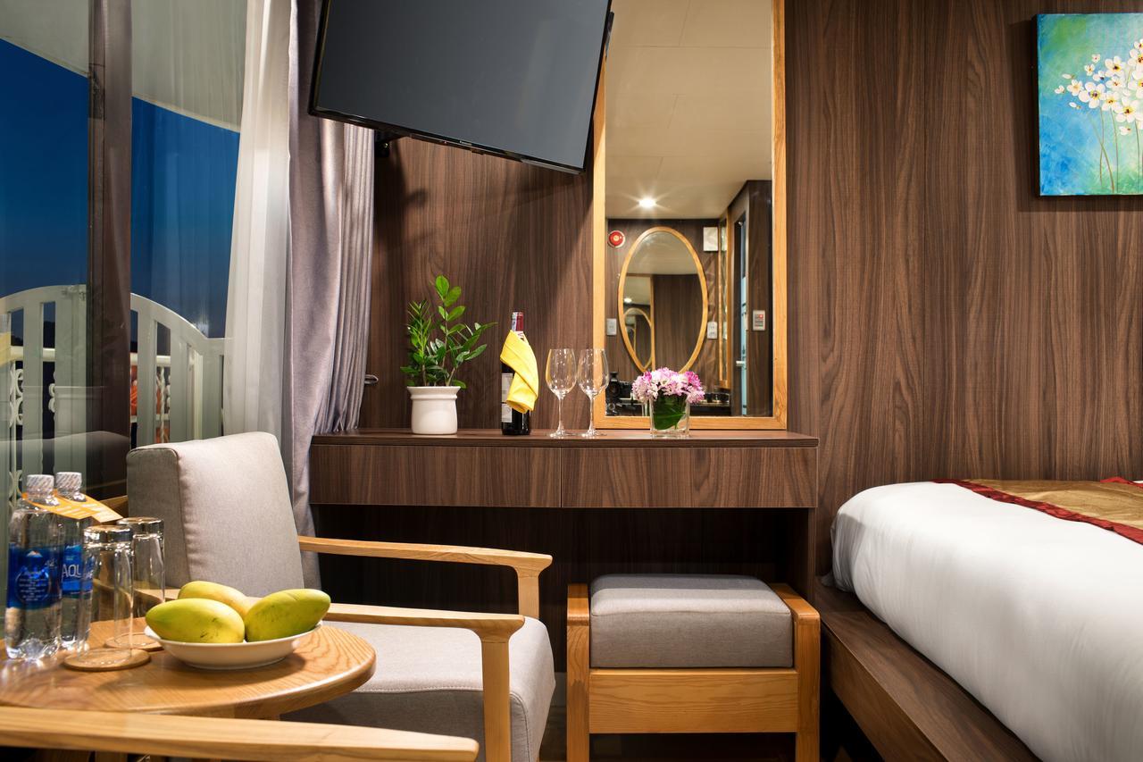 Unicharm Cruise Hotel Ха Лонг Екстериор снимка